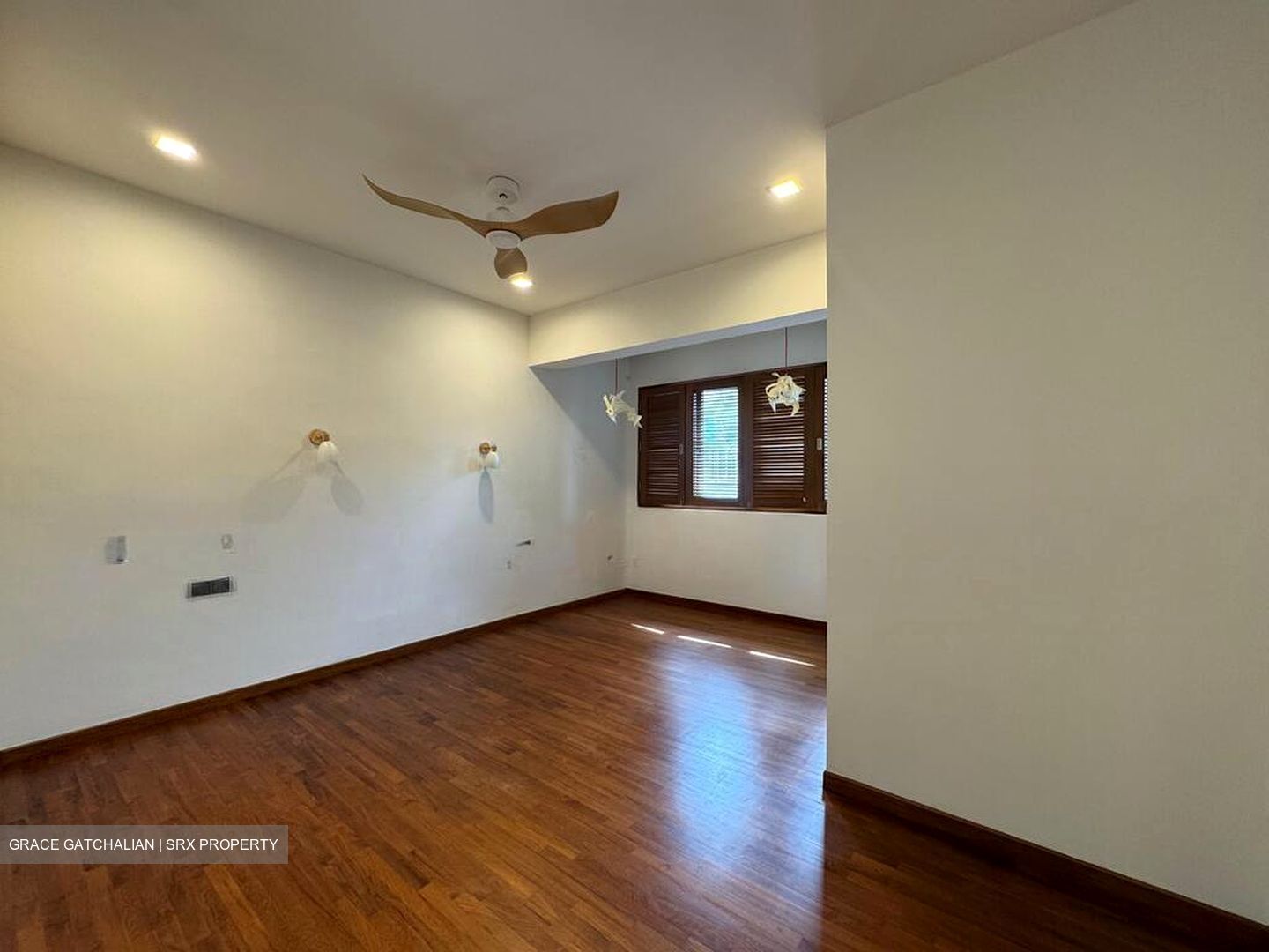 Hillcrest Park (D11), Terrace #518362861